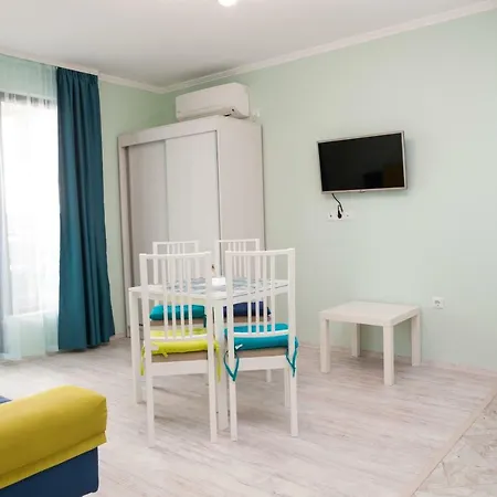 מלון דירות La 4*