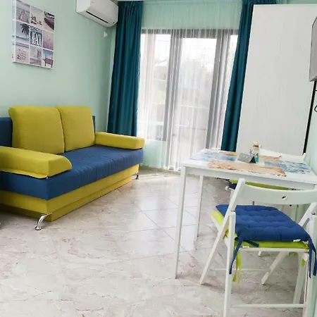 La Apartahotel 4*