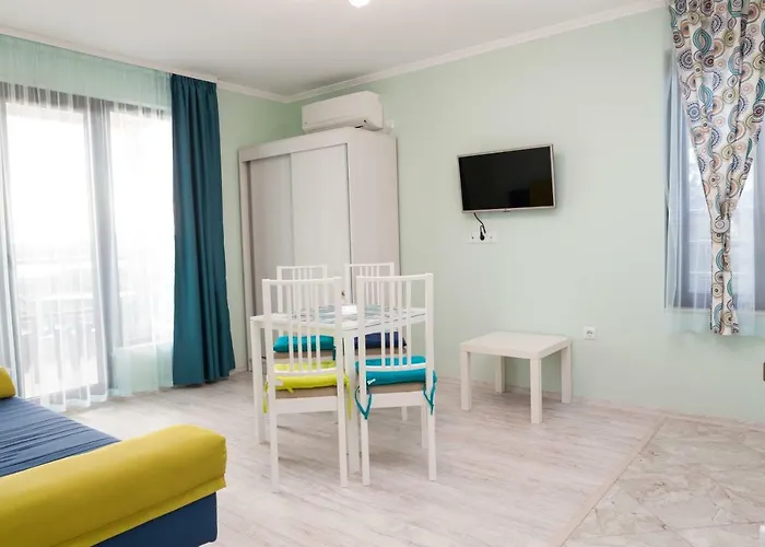 Aparthotel La 4*